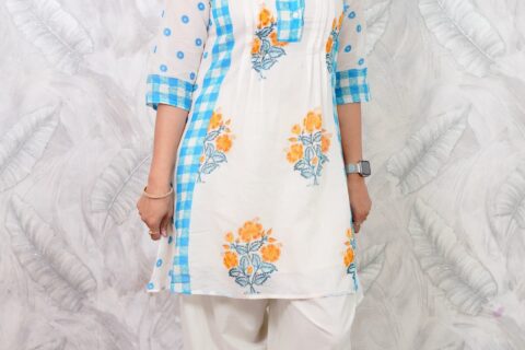 Women’s White & Blue Floral Printed Kurta Set | Printed Kurta & Pants