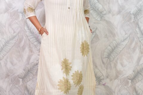 Women’s Cream Floral Printed Kurta Pant Set | Striped Kurta & Pants
